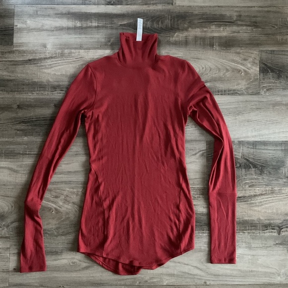 Lululemon Full Day Ahead Turtleneck Size XS - Picture 3 of 6
